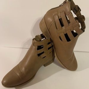 American Eagle Ankle Boots Size 6